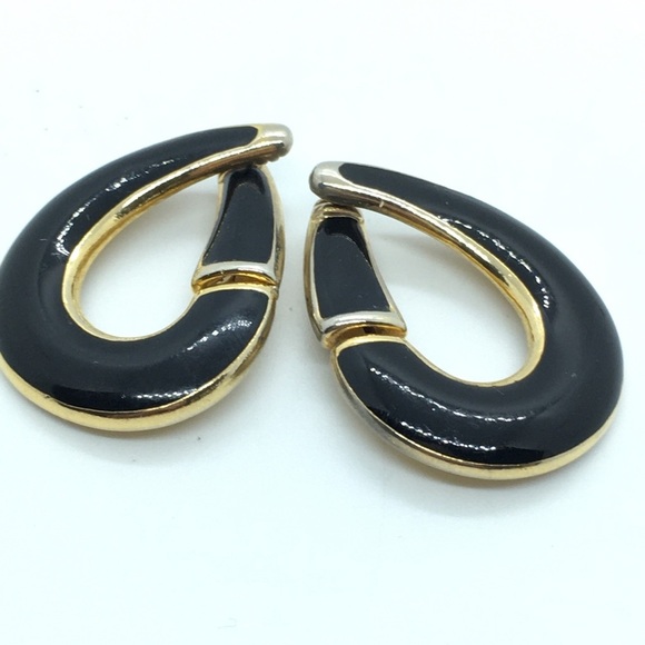 TANCER II Black Enamel and Gold Earrings - Picture 8 of 9